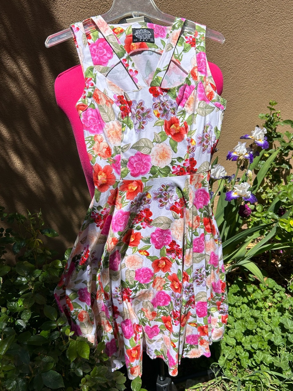 Hearts & Roses Bright Floral Sleeveless Dress
